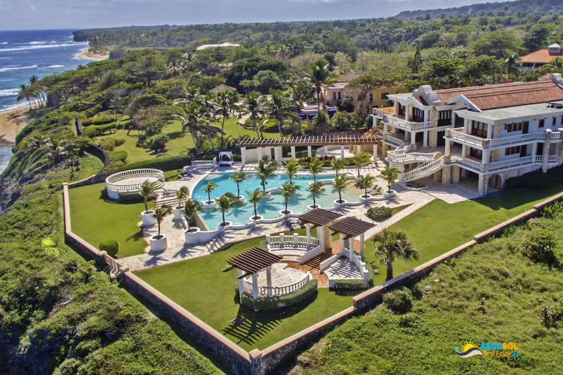 Oceanfront Luxury Villa in Cabrera, view 1 of 9