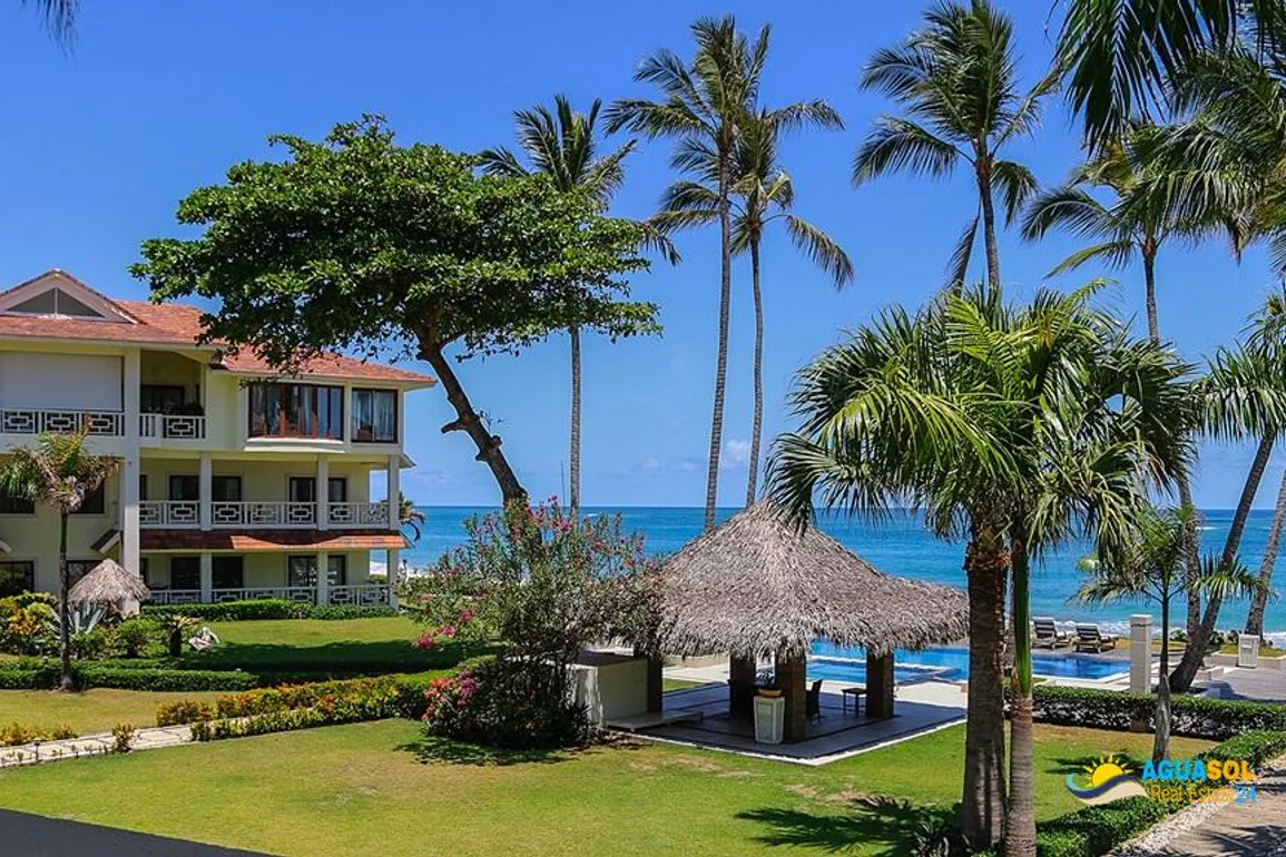 Cabareef Condo beachfront, view 1 of 9