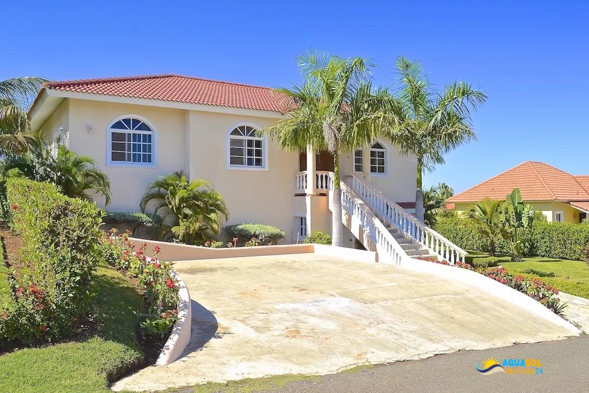 For sale 2-story villa in Sosua, view 1 of 9