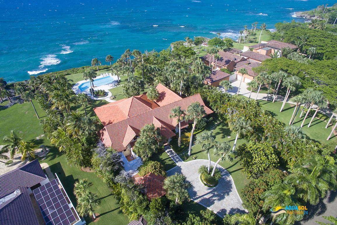 Villa Beachfront in Cabarete, view 1 of 10