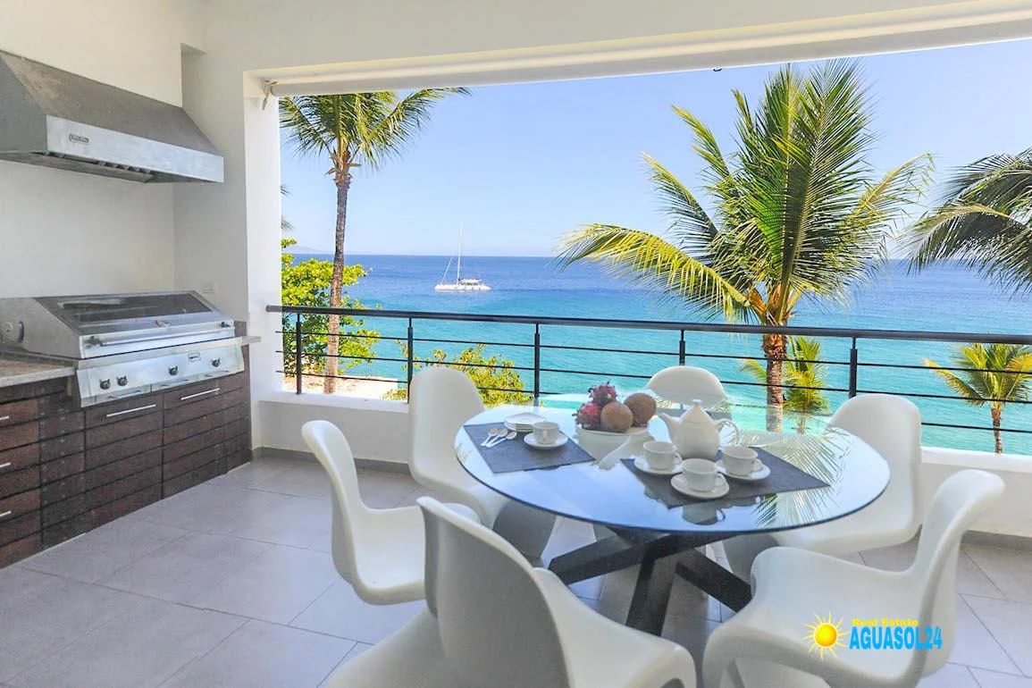 Infiniti Blu Oceanfront Complex, view 1 of 10