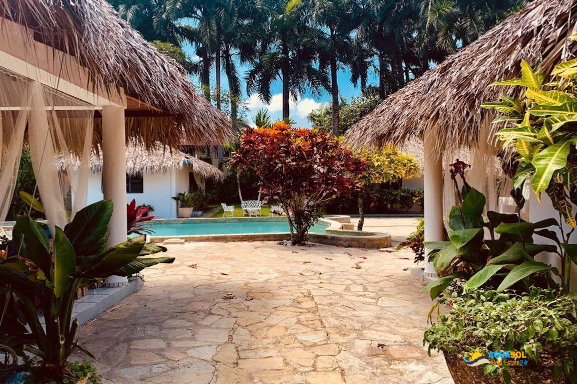 Bungalow in Cabarete, view 1 of 11
