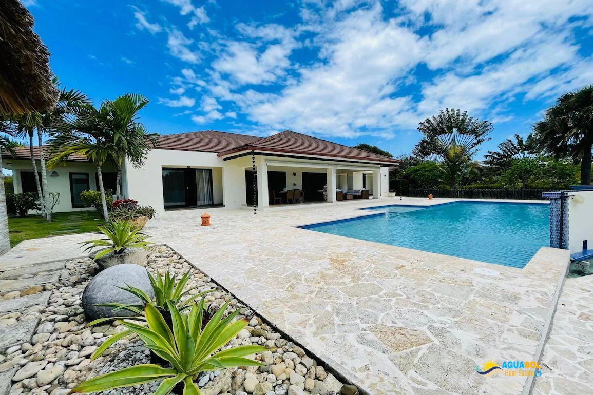 Villa for sale in Sosua, view 1 of 7