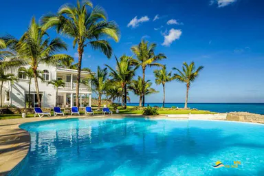 Oceanfront villa for sale in Sosua, Sosúa, 1 of 7