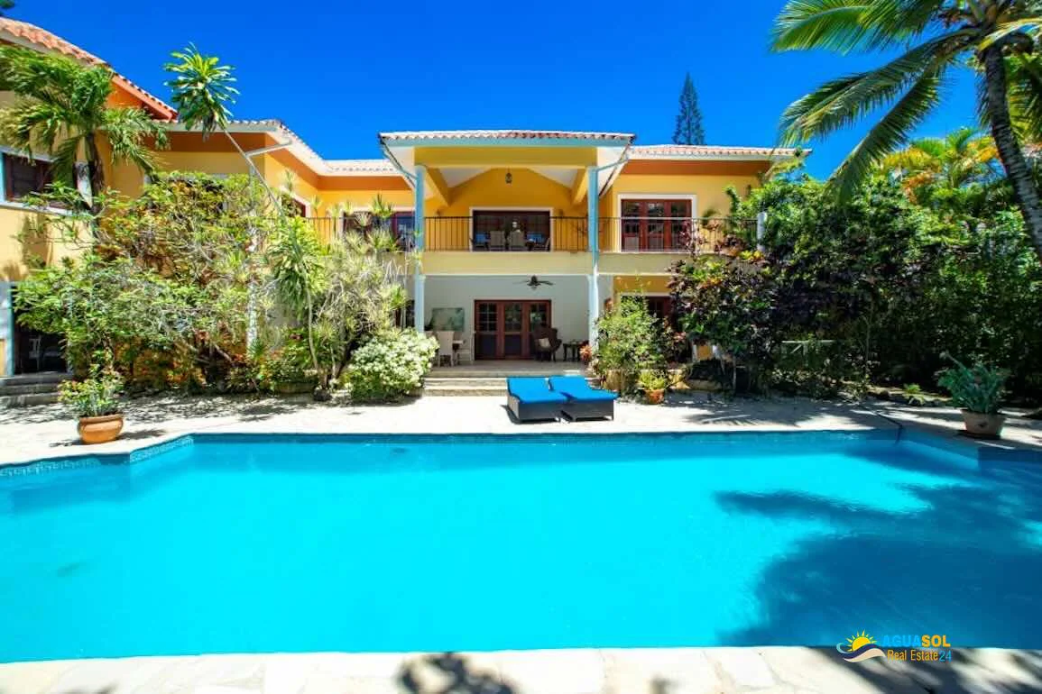 For sale villa 4 bedrooms in Cabarete, view 1 of 6