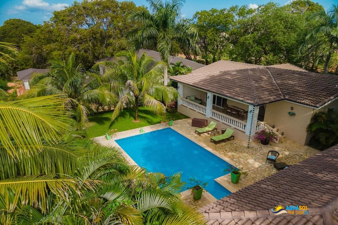 Villa for sale in Sosua, view 1 of 10