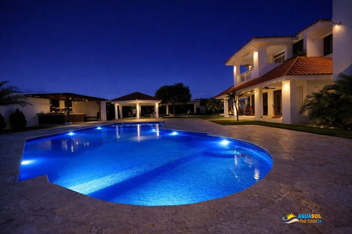 10 Bedroom Villa for Sale in Sosua, view 1 of 1