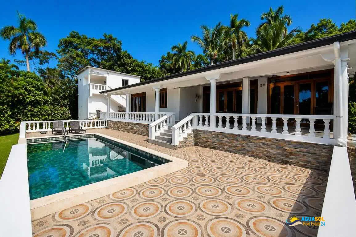4-Bedroom Villa for Sale in La Mulata Sosúa, view 1 of 10