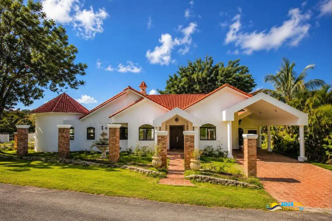 Villa for Sale in Sosua with Mountain Views, view 1 of 8