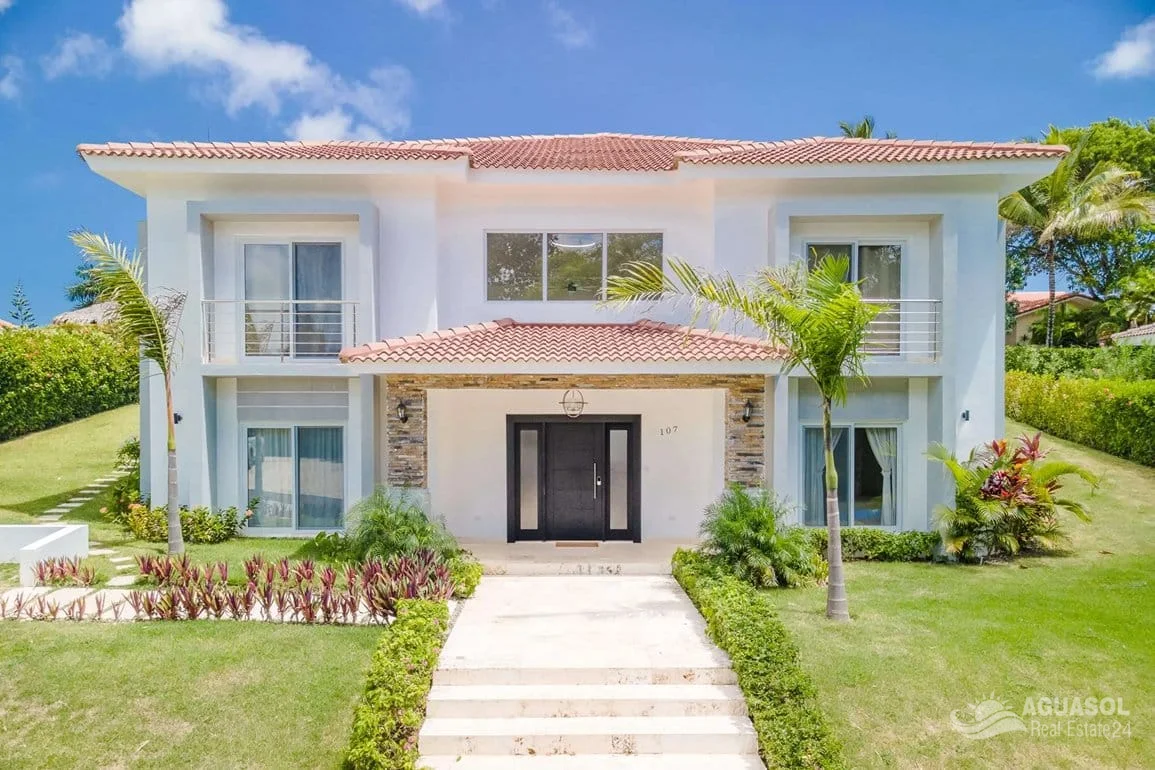4-bedroom villa for sale in Hispaniola Residencial
