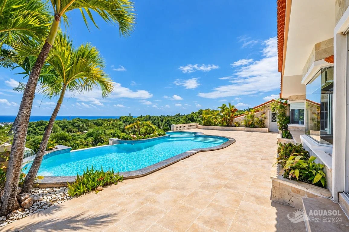 Ocean View Villa for Sale in Cabrera