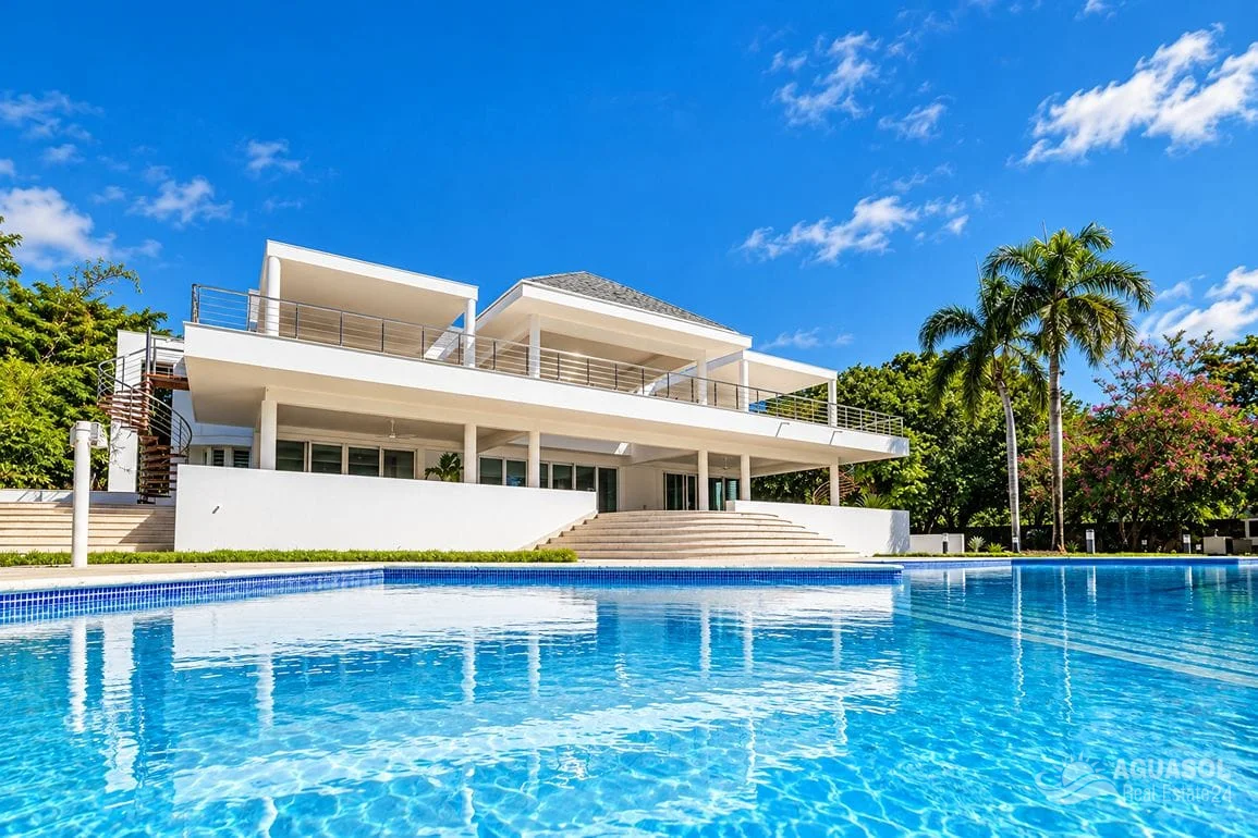 Beachfront Villa for Sale in Playa Chiquita, Sosua - photo 11