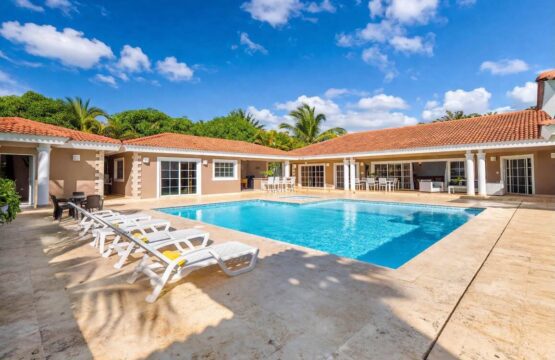 6 Bedroom Villa for Sale in Casa Linda Sosua