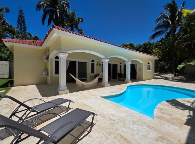 3-Bedroom Villa for Sale in Perla Marina