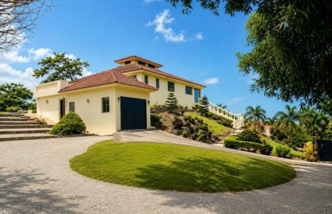 Ocean View Villa for Sale in Cabrera